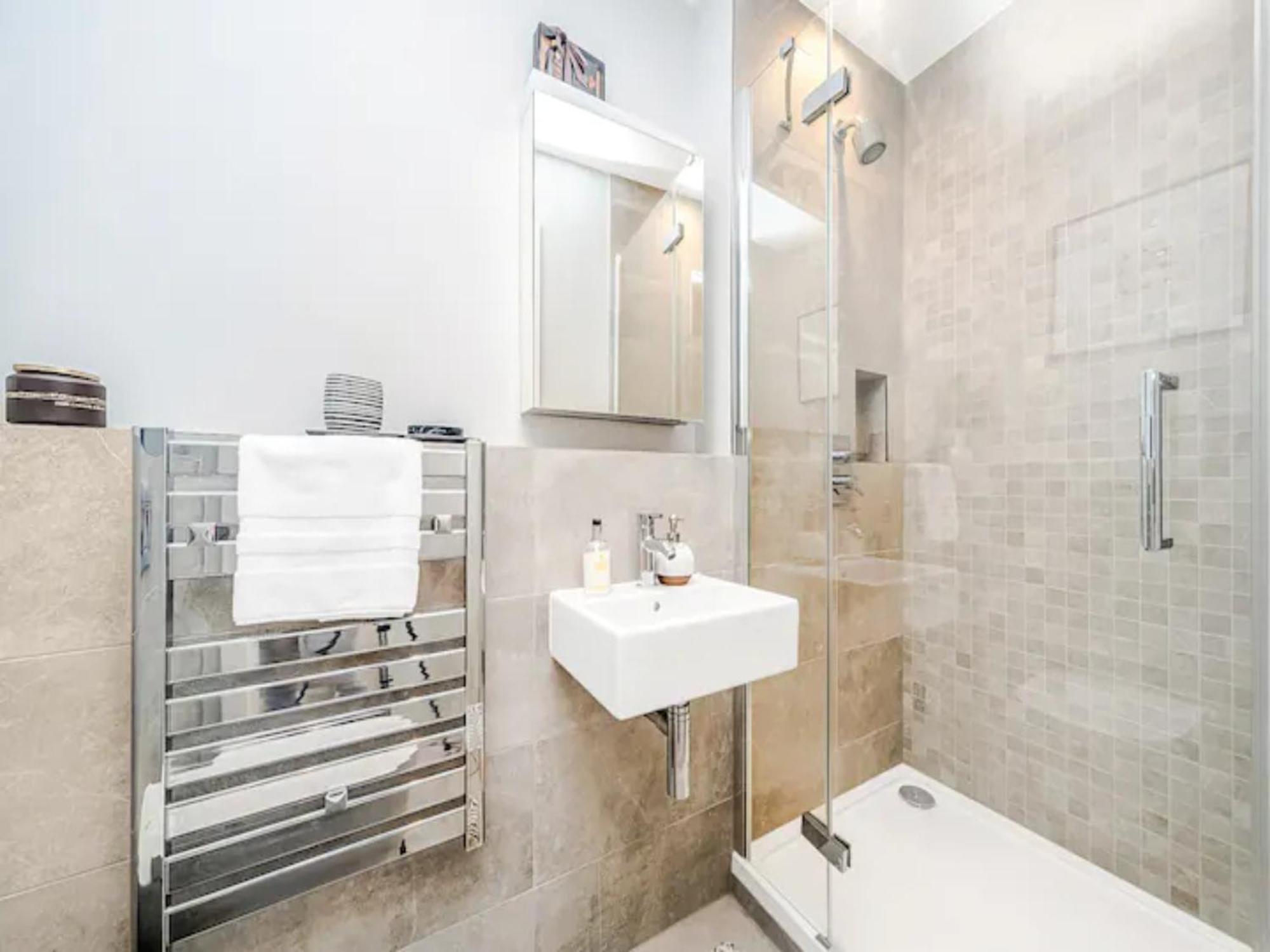 Pass The Keys Penthouse Oasis In Trendy Fulham Apartman London Kültér fotó