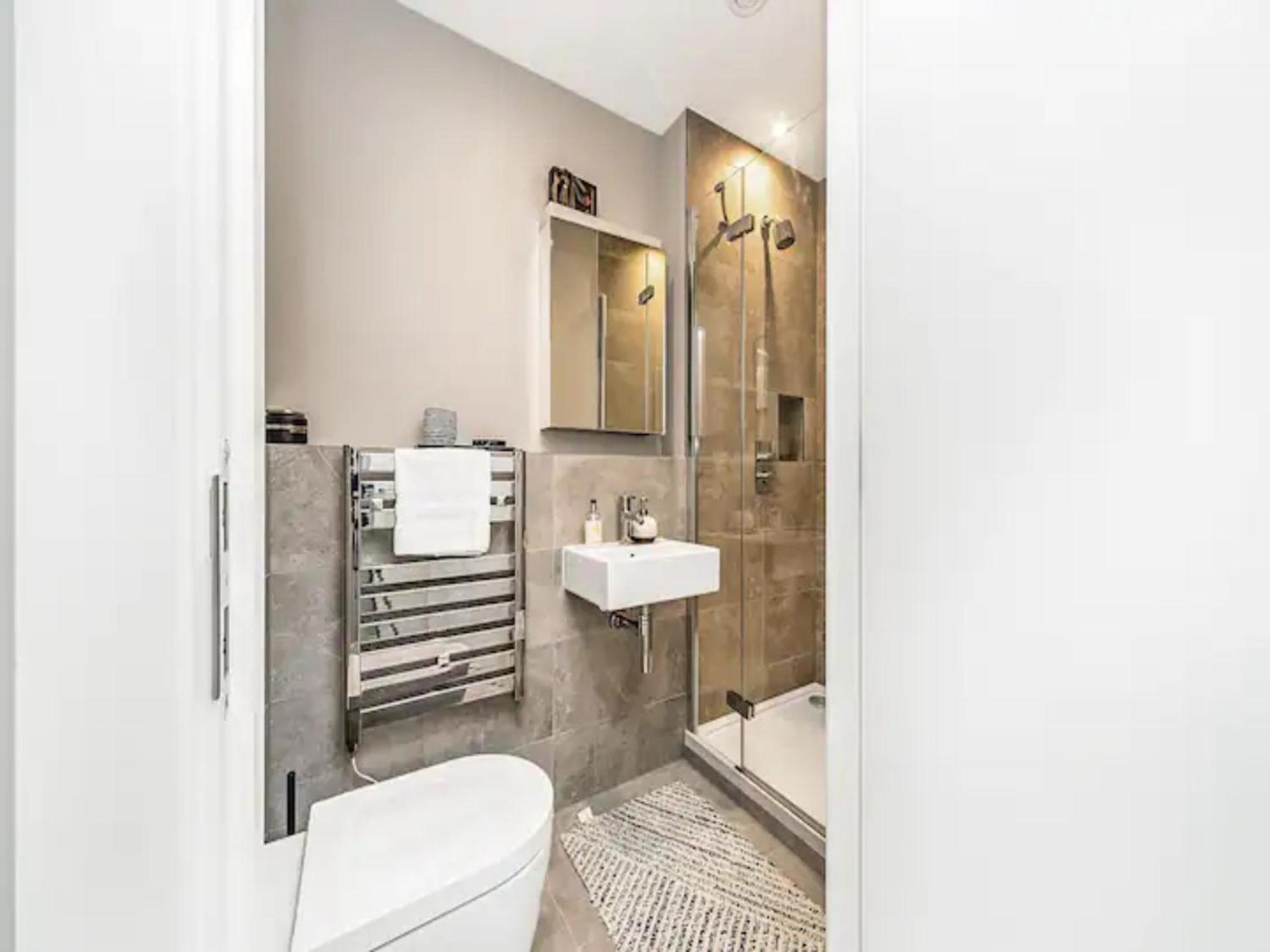 Pass The Keys Penthouse Oasis In Trendy Fulham Apartman London Kültér fotó
